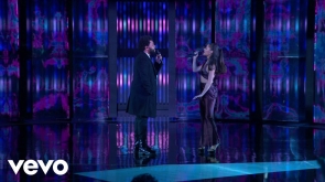 The Weeknd & Ariana Grande – Save Your Tears (Live on The 2021 iHeart Radio Music Awards)